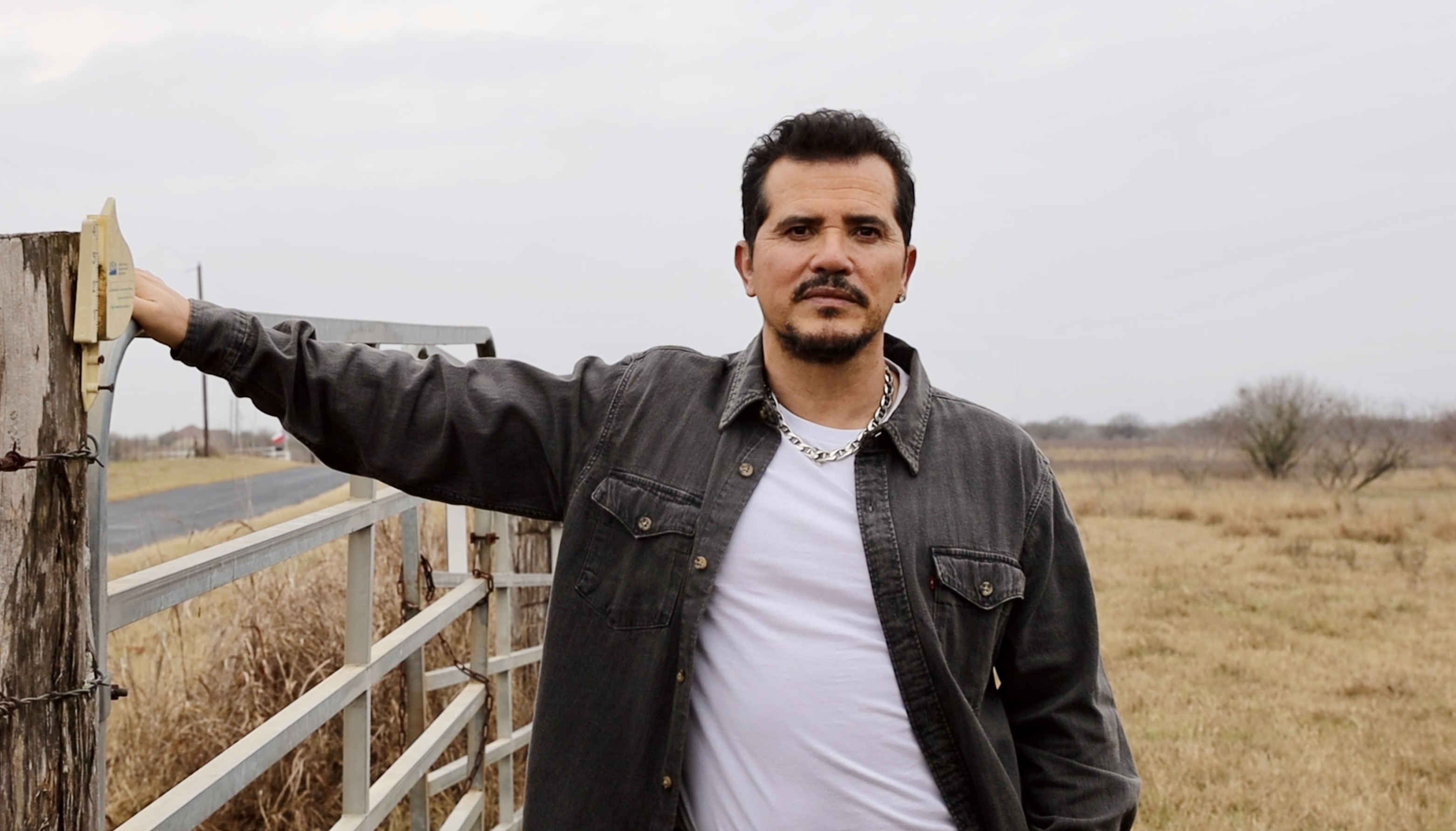 John Leguizamo on set of AMERICAN HISTORIA Credit Jasmine Balais